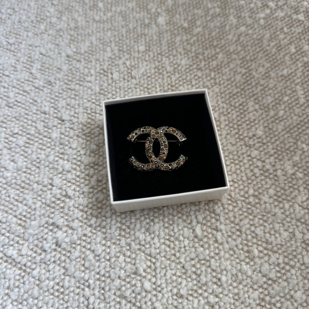 CHANEL Medium Multi Crystal BROOCH